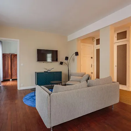 Bel Moderne A 2 Pas De La Et Rue Pietonne, Centre-ville, Calme, Wifi Inclus - Fr-1-4-692